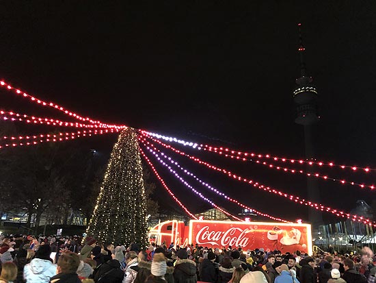 Coca-Cola Weihnachtstrucks sind 2019 wieder unterwegs Coca-Cola Weihnachtstour 2019   (©Foto: Martin Schmitz)